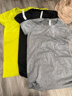lululemon athletica Short Sleeve Tee Trio - Neon Yellow, Black, Gray